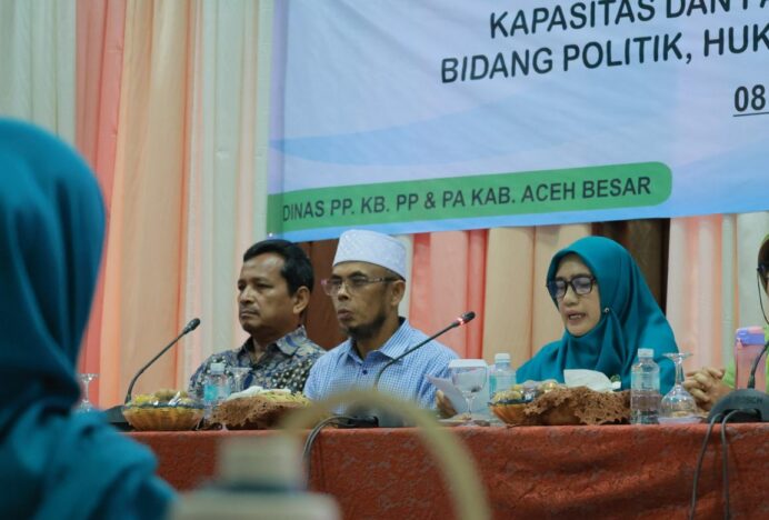 Nurul Fazli Dorong Perempuan Aceh Besar Eksis di Berbagai Profesi
