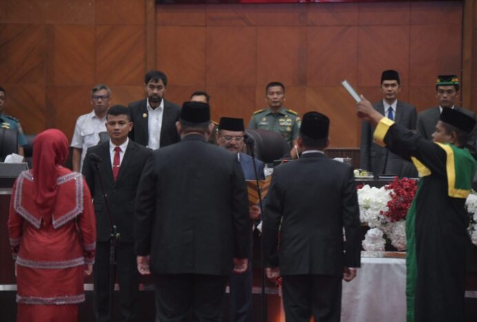 Gubernur Mualem Hadiri Paripurna Pelantikan Anggota DPRA
