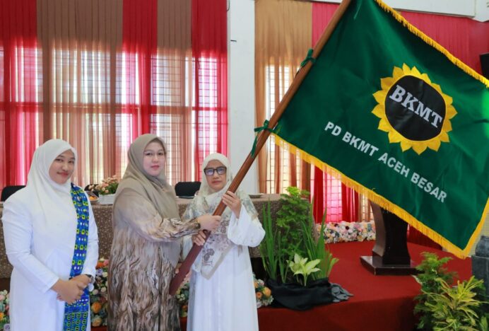 Hj Rita Mayasari Buka Rapat Luar Biasa PD BKMT