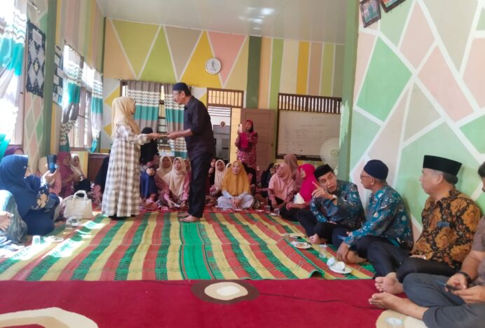 Dalam Rangka Milad ke 116, Pimpinan Daerah Muhammadiyah Aceh Singkil Santuni anak-anak Panti Asuhan