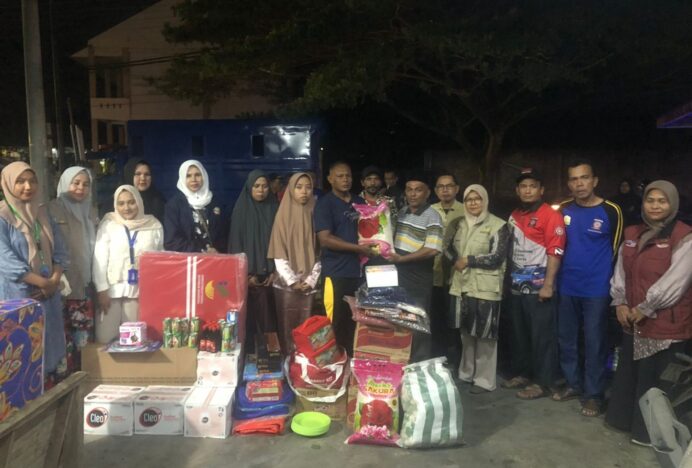 Ruko Terbakar di Aceh Besar, Pemkab Salurkan Bantuan Masa Panik