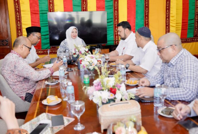 Marlina Usman Pimpin Rapat Bantuan Rumah Layak Huni