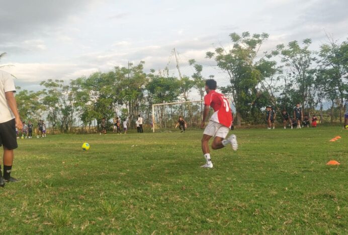 Pemain Sepak Bola Pra PORA Aceh Besar Kembali Belatih, Fokuskan Fisik