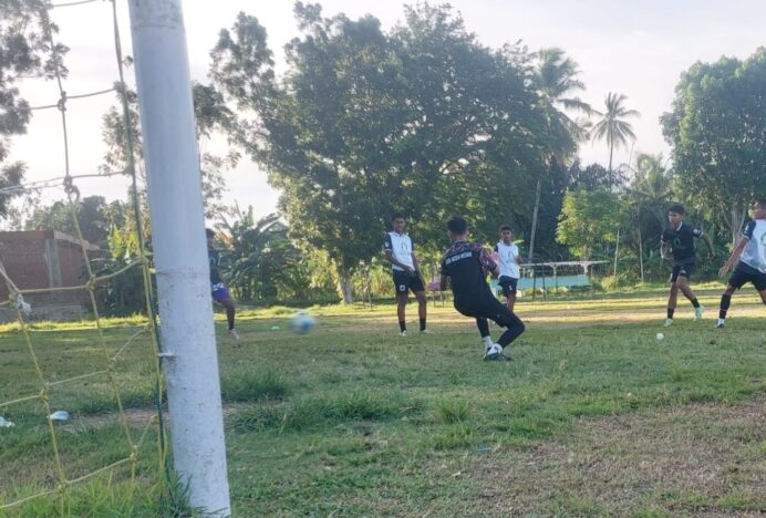 Pemain Sepak Bola Pra PORA Aceh Besar Mulai Pertajam Serangan dan Perkuat Pertahanan