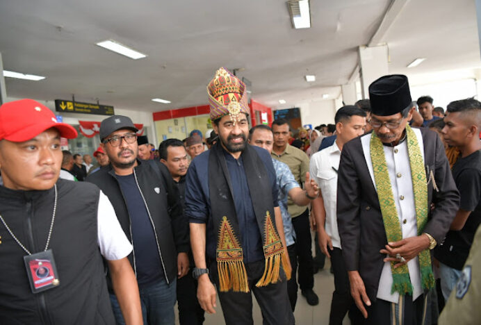 Disambut Meriah, Mualem Bawa Kabar Gembira: Empat Pulau Kembali Jadi Wilayah Aceh
