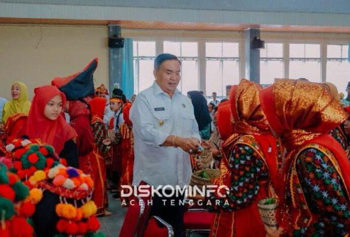 Bupati Agara Buka Pekan Kebudayaan Sekolah Tingkat SD dan SMP dan O2SN