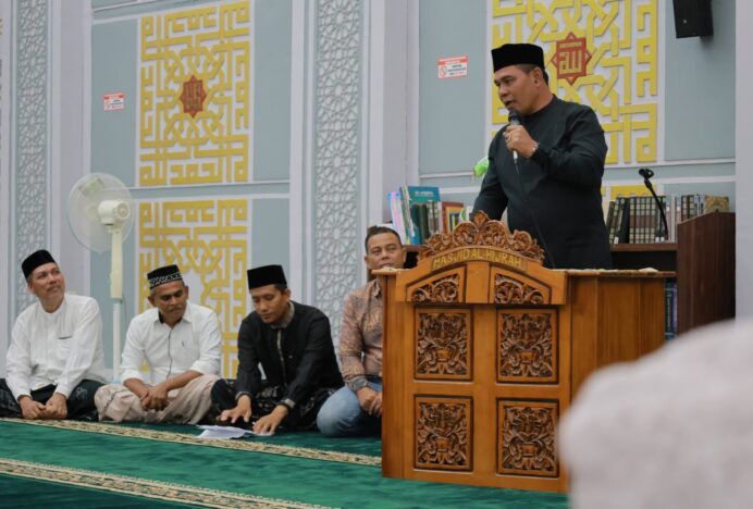 Bupati Aceh Besar Hadiri Pelantikan Pengurus BKM dan Imum Chiek Masjid Al Hijrah