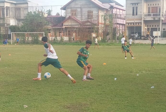 Pemain Sepak Bola Pro PORA Aceh Besar Kembali Berlatih di Lapangan Persima