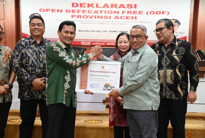Toreh Prestasi, Aceh Besar Terima Penghargaan ODF SBS dari Pemerintah Aceh