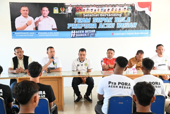 Ketua Tim Sepak Bola Pra PORA Aceh Besar Minta Pemain Fokus Rebut Tiket di Bireuen