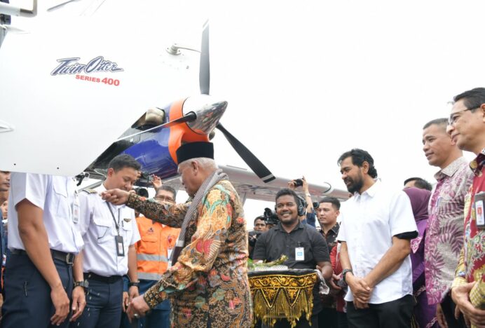 Mualem Resmikan Pengoperasian Pesawat dan Bandara PT PGE di Aceh Utara