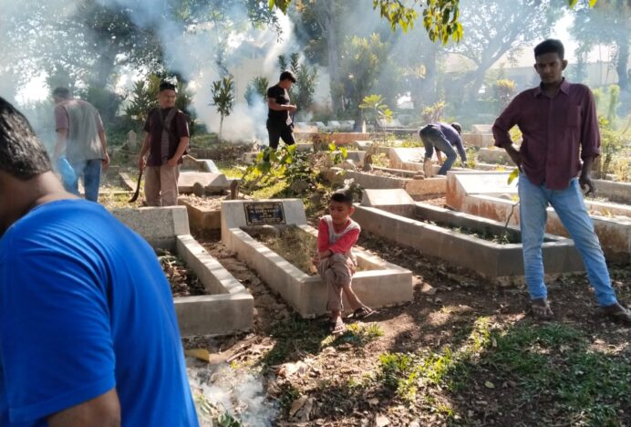 Peringati 1 Muharram, Warga Saree Khanduri dan Gotroy di Kuburan Umum