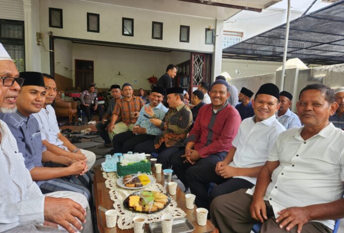 Jeumala Amal Berduka: Istri Mantan Direktur Wafat, Wagub Aceh Hadir Takziah