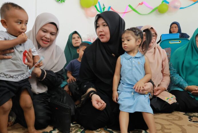 Pantau Tumbuh Kembang Anak di Posyandu, Rita Mayasari Tekankan Pentingnya Imunisasi