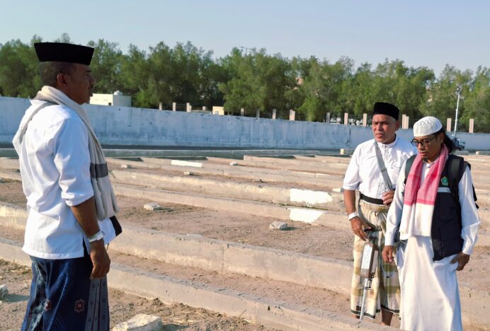 Jemaah Haji Aceh Besar Ziarah ke Makam Orang Tua di Mekkah Sebelum Menuju Madinah