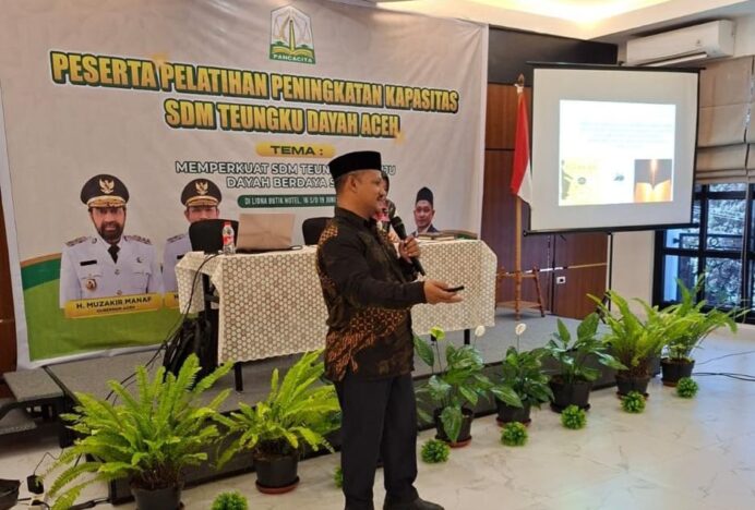 Ketua Program Doktor PAI Jadi Pemateri dalam Pelatihan Peningkatan SDM Teungku Dayah se-Aceh