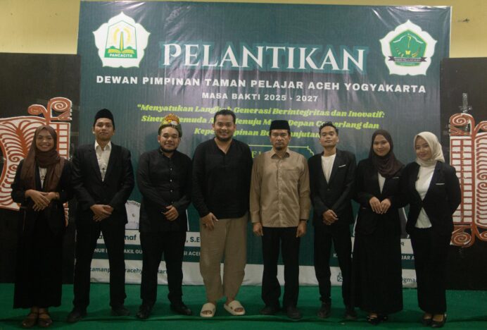 Kepala Biro Isra Aceh Dr. H. Yusrizal Zainal Abidin, M.Si Lantik Pengurus Taman Pelajar Aceh Yogyakarta