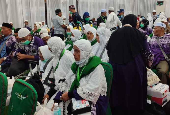 Jemaah Haji Kloter 2 Dari Aceh Timur Kembali Kekampung Halamannya