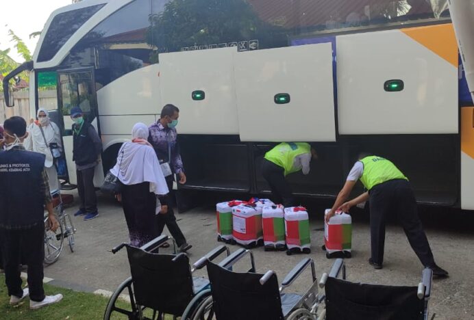 Jemaah Kloter 3 Tiba di Aceh: Jemaah Tertua Berusia 100 Tahun, Satu Wafat di Makkah