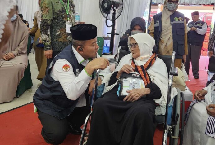 Kloter 4 Debarkasi Haji Aceh Tiba, 392 Jemaah Disambut Hangat di Tanah Air