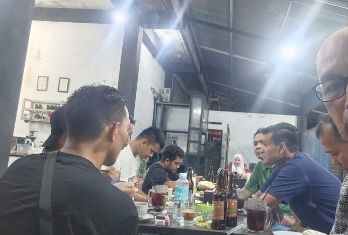 Ketika Mantan Pemain Sepak Bola Jadi Pelatih Berkumpul, Ini Candaannya