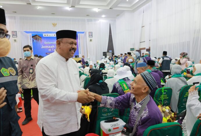 Kadis Syariat Islam Rusdi Sambut Kepulangan 369 Jamaah Haji Asal Aceh Besar