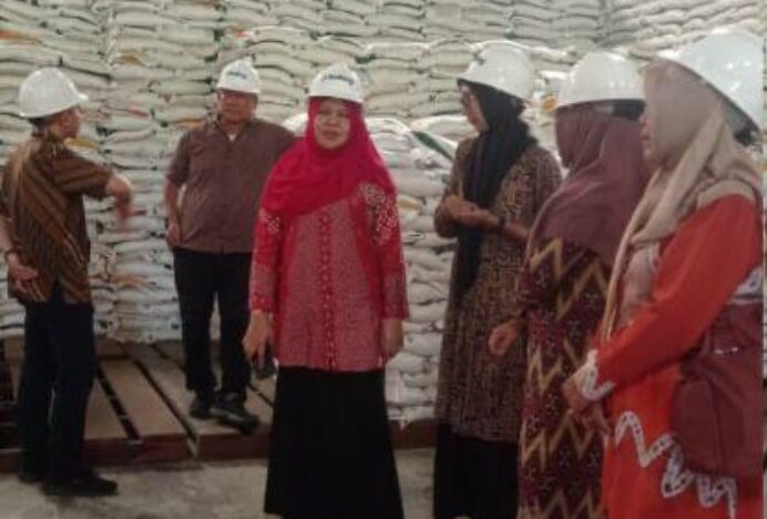 Kadinsos Banda Aceh Monitoring Stok Beras CPP