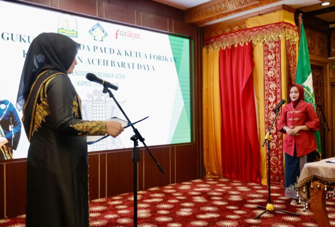 Marlina Kukuhkan Bunda PAUD dan Ketua Forikan Abdya