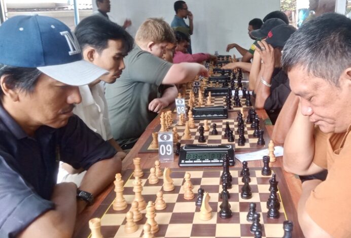 Wahidin Kampiun Liga Catur Huntara Chess Club Seri IV