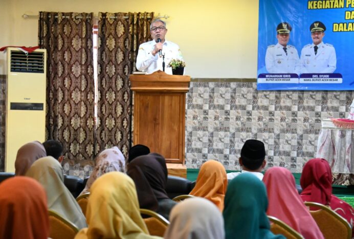 Asisten I Sekdakab Aceh Besar Buka Program Penguatan dan Fasilitasi Penyusunan AD/ART dan Program Kerja Komite Sekolah