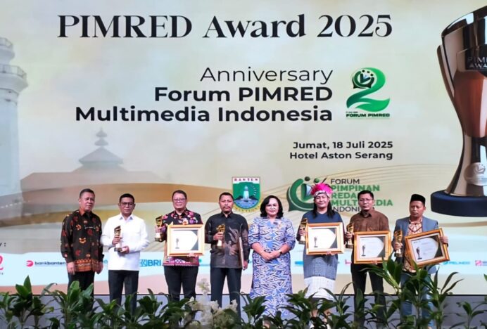 55 Tokoh, Pimpinan Lembaga dan Instansi Dianugerahi Penghargaan Pimred Award 2025