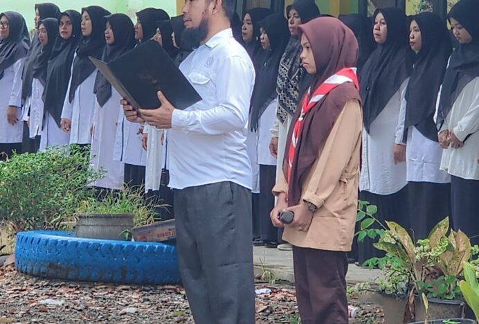 Kasi Penmad Bernostalgia di MAN 3 Aceh Besar, Kembali Sebagai Inspektur Upacara