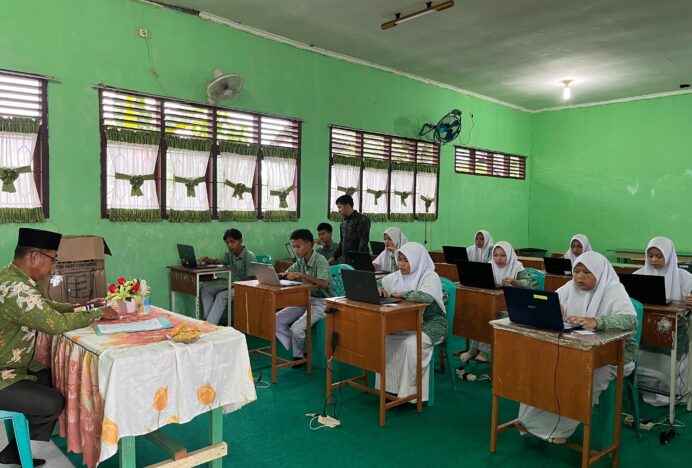45 Siswa MAN Aceh Singkil Hari ini, ikuti Assesmen Nasional Berbasis Komputer Tahun 2025