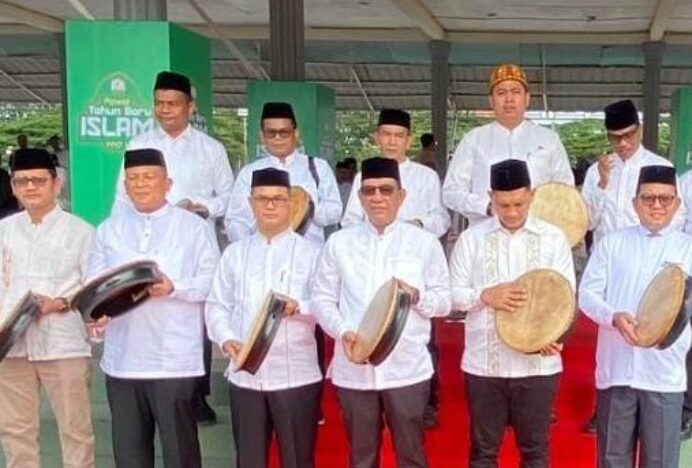 Kakanwil Kemenag Aceh, Jajaran, dan Madrasah Sukseskan Pawai Tahun Baru Islam 1447 H