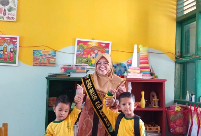 Bunda Inklusi Monitoring Pengisian Aplikasi Profil Belajar Siswa di RA Takrimah Tungkop