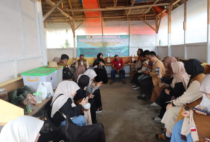 Mahasiswa Magister Unmuha Gelar Dialog Interaktif Bersama Salmy Lahmuddin