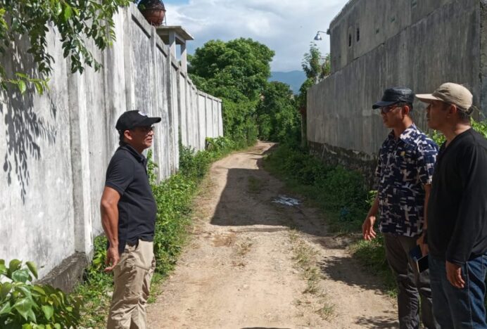 Politisi Demokrat Arifin Anggota DPRK Banda Aceh Tinjau Jalan dan Saluran di Gampong Peunyerat serta Mino