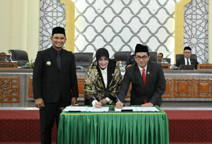 DPRK dan Pemko Teken MoU RKUA-PPAS APBK Banda Aceh Tahun Anggaran 2026