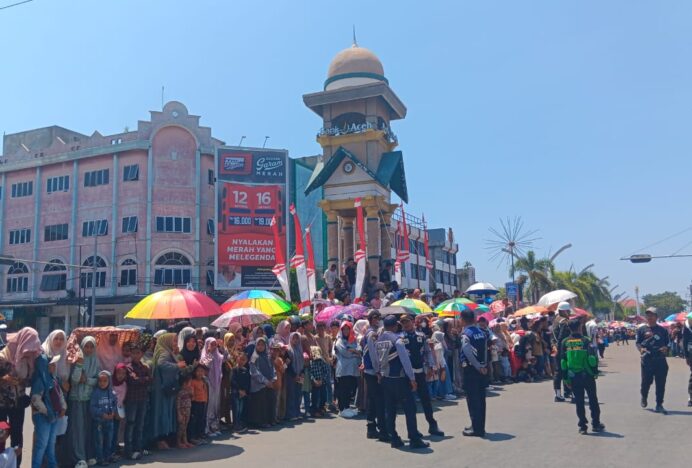 Meriah! Ribuan Warga Padati Pawai Karnaval HUT ke-80 RI di Bireuen