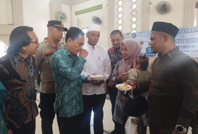 Pemkab Aceh Besar Gelar PMT Serentak dan Launching Kelas Parenting di Darul Imarah