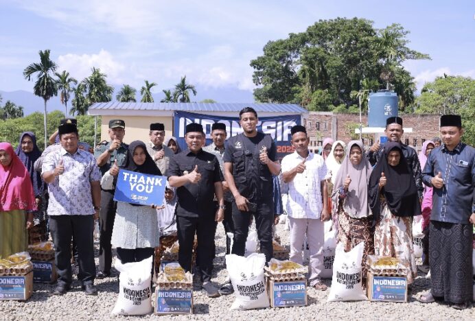 Bupati Aceh Besar Hadiri Penyerahan Bantuan Sembako Warga Inggris untuk 100 KK Data Gaseu