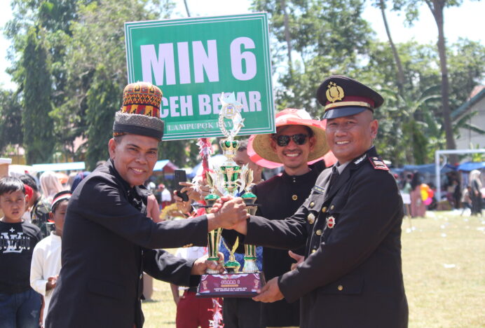 MIN 6 Aceh Besar Sabet Juara 1 Karnaval HUT RI ke-80 di Indrapuri