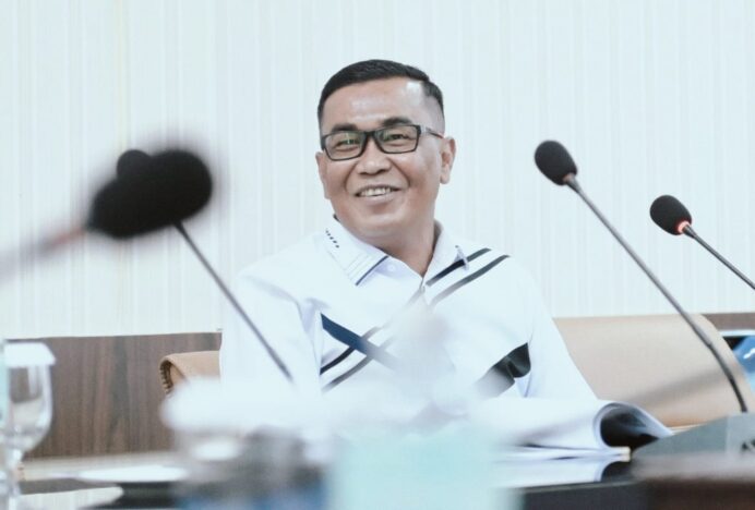 Anggota Komisi I DPRK Minta Pemko Banda Aceh Tertibkan Baliho Tanpa Izin di Simpang 5 Banda Aceh