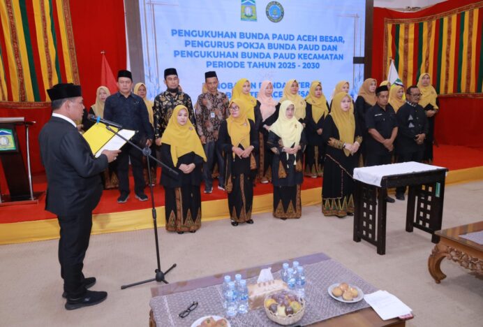 Bupati Syech Muharram Kukuh Bunda PAUD dan Ketua Pokja Bunda PAUD Aceh Besar