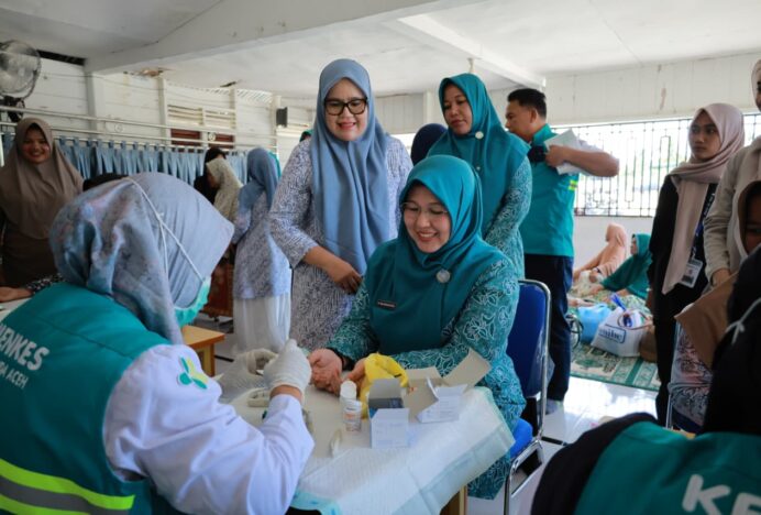 Ketua TP-PKK Aceh Besar Apresiasi Bakti Sosial HIMAB di Gampong Lamtamot
