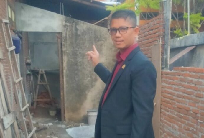 Politisi Demokrat Keuchik Arifin Salurkan Pokir untuk Rehab Rumah Layak Huni Warga Gampong Penyerat