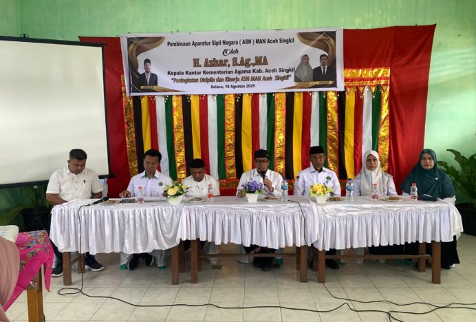 Kepala Kantor Kemenag Aceh Singkil, Laksanakan Pembinaan ASN MAN Aceh Singkil Tahun 2025