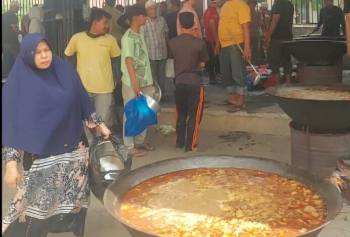 Ie Masen Ulee Kareng Peringati Maulid, dari Kuah Beulangong Sampai Tausiah Malam Hari
