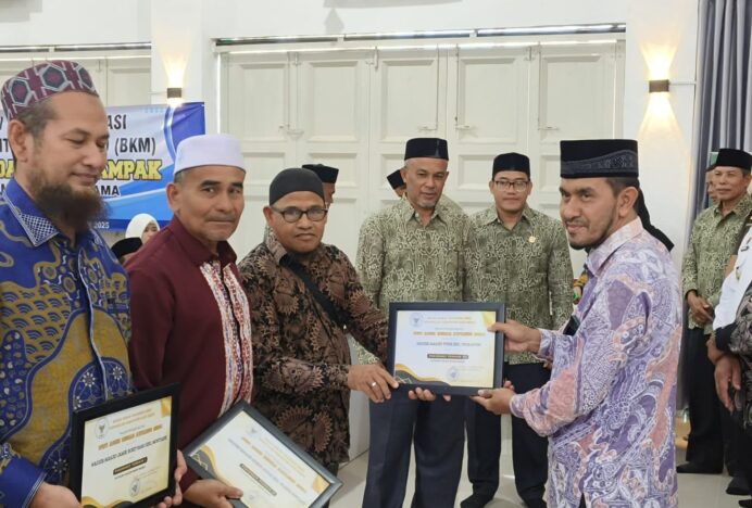 Pengurus BWI Aceh Besar Dilantik, Sembilan Pegiat Wakaf Raih BWI Award
