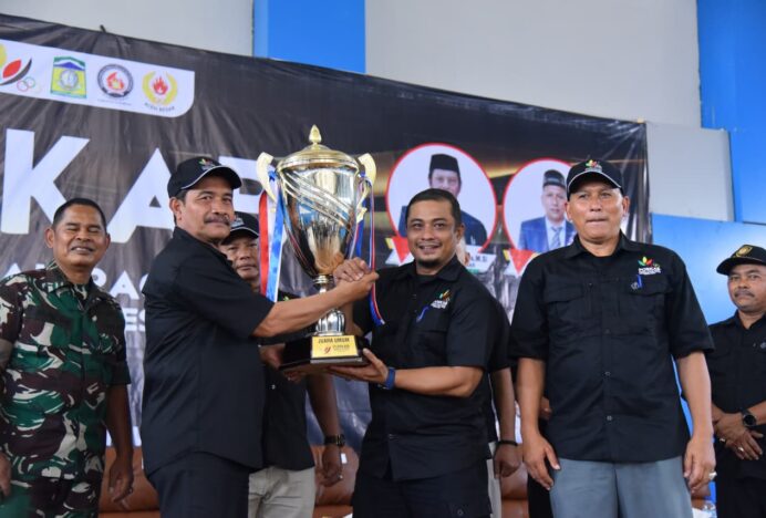 Darul Imarah Juara Umum PORKAB 2025